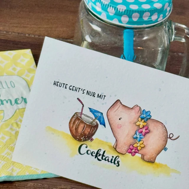 Heute geht‘s nur mit Cocktails 😅😅
Das süsse Schweinchen mit Cocktail gibt es bei @creative.depot aus der Feder von @emma.puenktchen ❤️

Spruch aus einem alten Set von @stampinupofficial 

Lasst es euch gut gehen im Sommer ❤️

#cocktail #colorieren #wertschatz